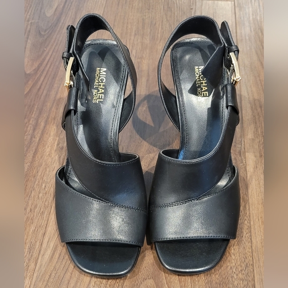 MICHAEL Michael Kors Cleop Open Toe Sandals New - Picture 2 of 4